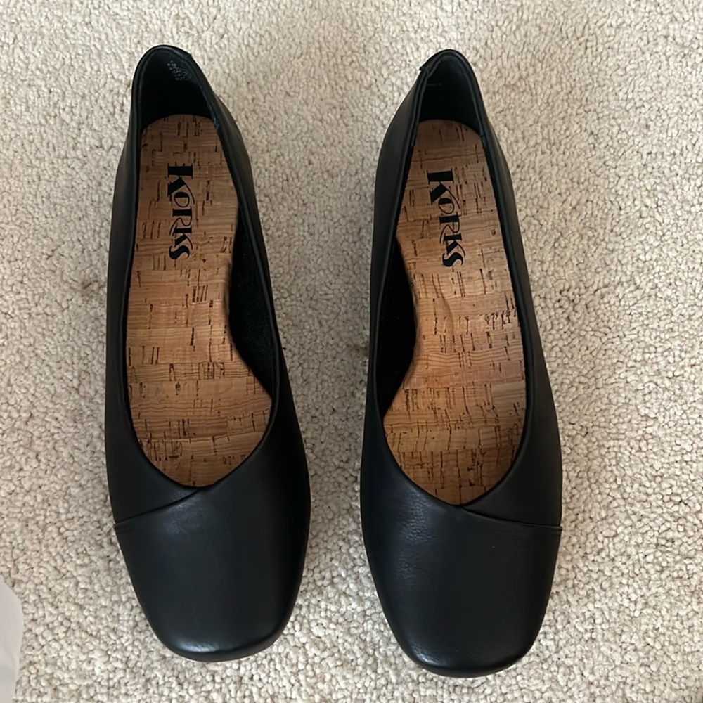 Korks Penelope, black flat ballet style shoes. Women’s size 8.